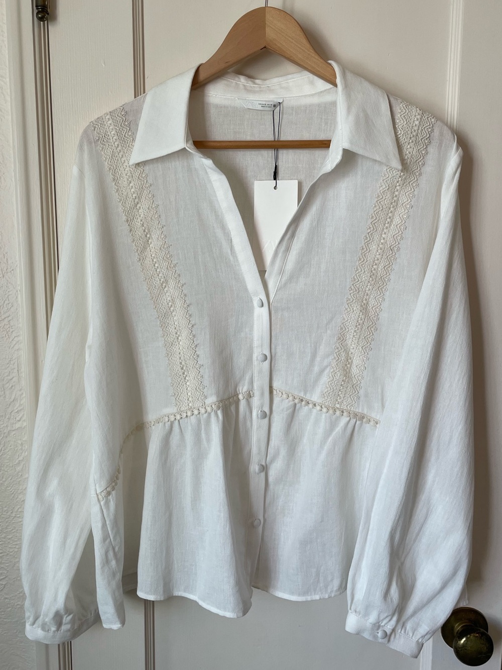 NWT Zara “Rustic Linen” Shirt with Lace Details
